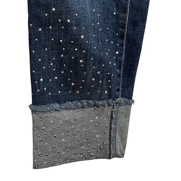 Soho Women's Curvy Boyfriend Jeans Size 10 Blue Distressed Denim Cuffs - Picture 4 of 11